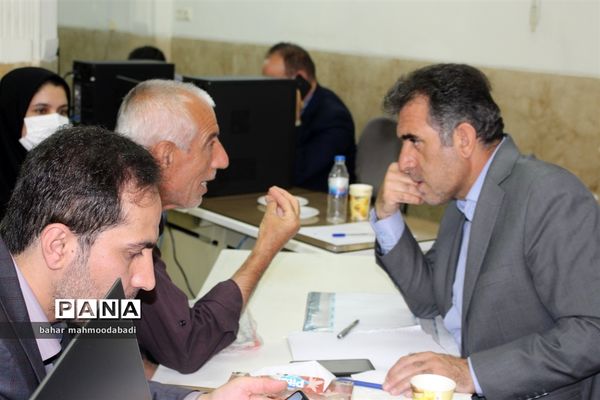 میز خدمت آموزش و پرورش کرمانشاه همزمان با گرامیداشت هفته دولت