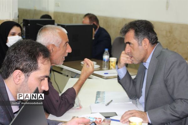 میز خدمت آموزش و پرورش کرمانشاه همزمان با گرامیداشت هفته دولت