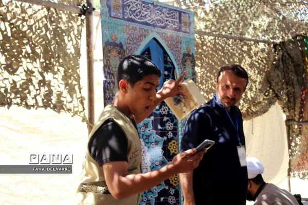نماز جماعت در آخرین روز از اردوی قطبی اعضای سازمان دانش‌آموزی به میزبانی شهرستان‌های استان تهران