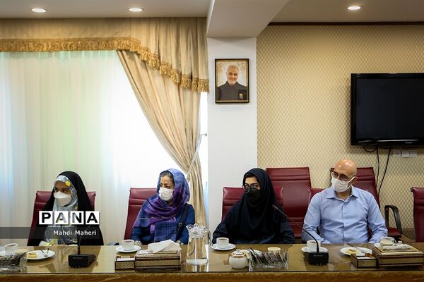 نشست معاون رئیس‌جمهوری در امور زنان و خانواده با رتبه‌های برتر کنکور سراسری