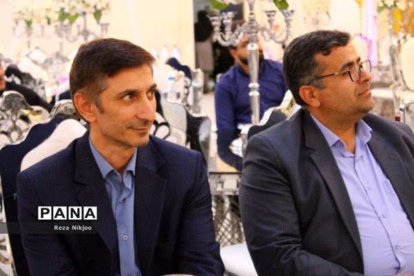 گردهمایی صمیمانه با رتبه‌های برتر کنکور