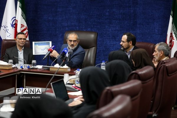 نشست خبری  معاون پارلمانی رئیس جمهوری