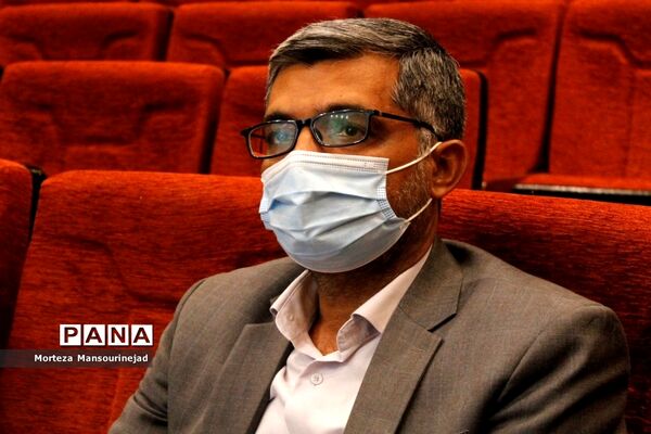 تجلیل از کارکنان اداره‌کل آموزش و پرورش هرمزگان