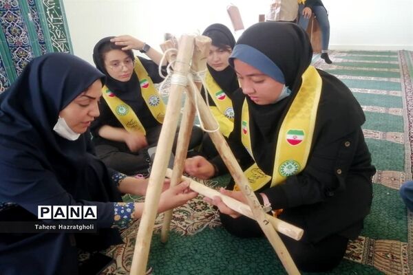 آموزش مهارت تشکیلاتی چوب و گره در دبیرستان عصمت صفادشت ملارد