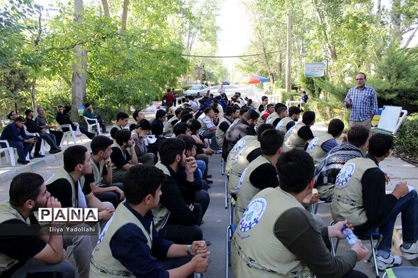 حضور دانش‌آموزان  شهر تهران در اردوی قطب 1 سازمان دانش آموزی