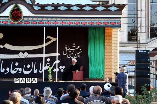 آیین تجلیل از پیرغلامان و خادمان حسینی زنجان