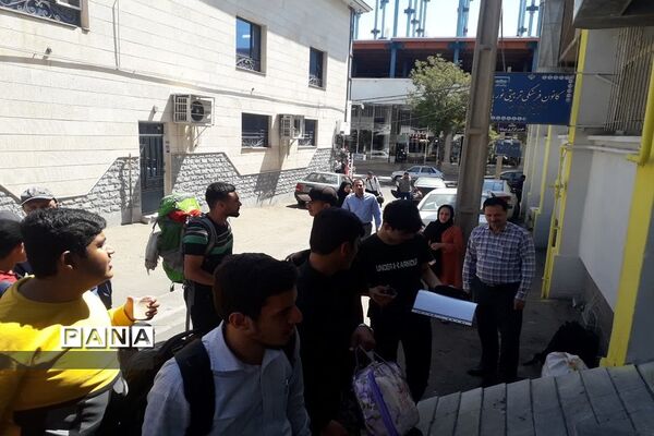 بازگشت دانش‌آموزان عضو سازمان دانش‌آموزی استان زنجان از اردوی قطبی