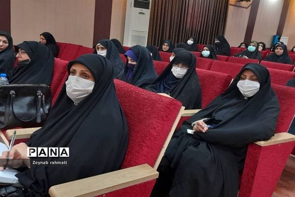 برگزاری جلسه پروژه مهر با حضور مدیران مدارس منطقه ۱۳