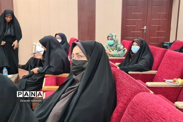 برگزاری جلسه پروژه مهر با حضور مدیران مدارس منطقه ۱۳