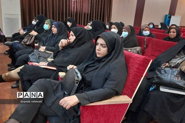 برگزاری جلسه پروژه مهر با حضور مدیران مدارس منطقه ۱۳