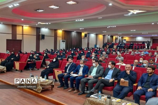 برگزاری جلسه پروژه مهر با حضور مدیران مدارس منطقه ۱۳