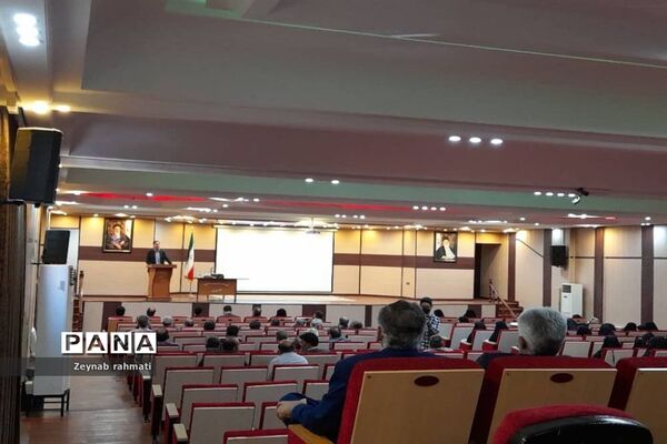 برگزاری جلسه پروژه مهر با حضور مدیران مدارس منطقه ۱۳