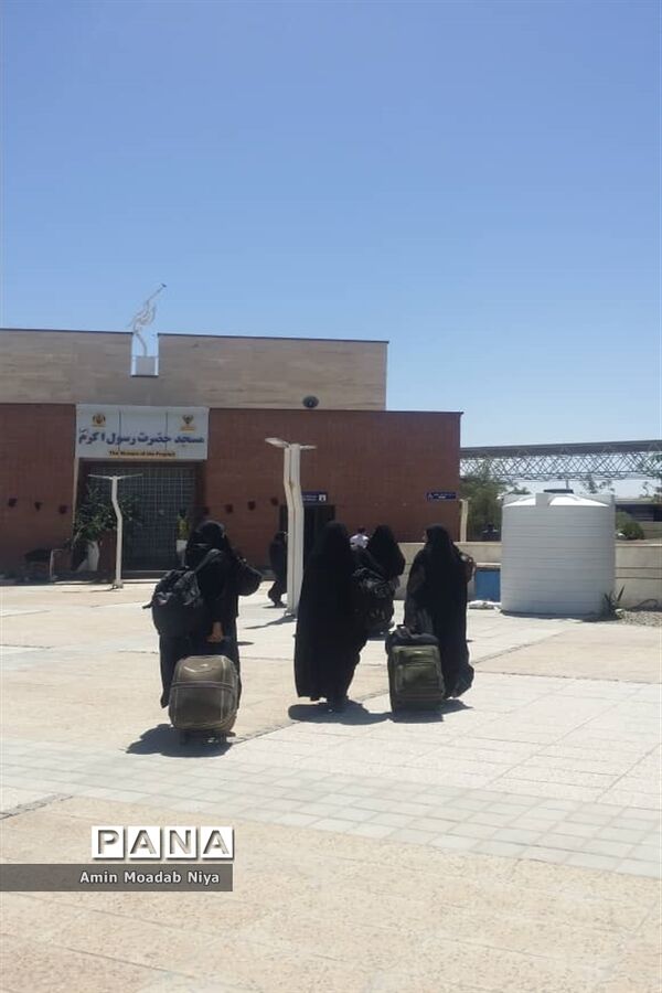 اعزام دانش‌آموزان دختر سیستان و بلوچستان به اردوی قطبی تهران
