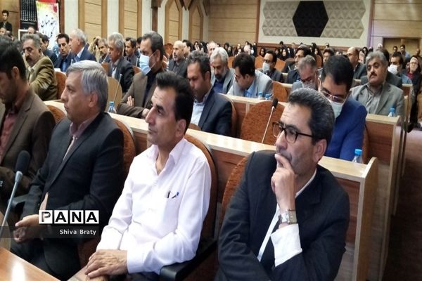 نشست مشترک مدیران مدارس با فرماندار و اعضای شورای اداری کاشمر