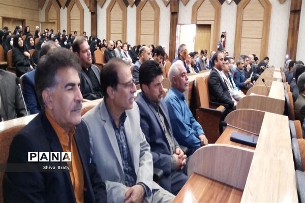 نشست مشترک مدیران مدارس با فرماندار و اعضای شورای اداری کاشمر