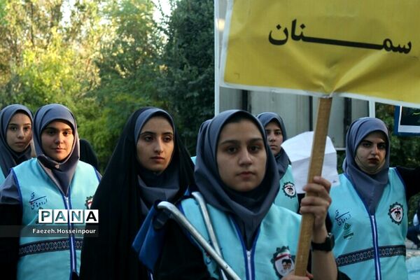 استقبال از دانش‌آموزان دختر عضو سازمان دانش‌آموزی در اردوی قطبی