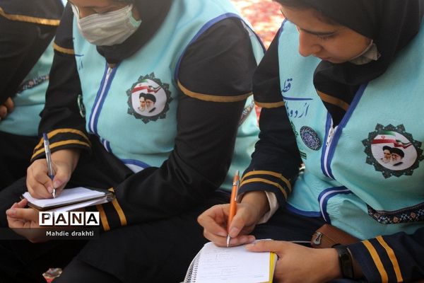 برگزاری کارگاه‌های آموزشی در اردوی قطبی دختران اردوگاه دماوند