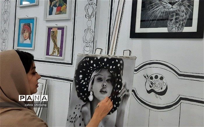 کارآفرین هنرمندی که تصویر کشیدن‌ رویای دیگران را آموزش می‌دهد