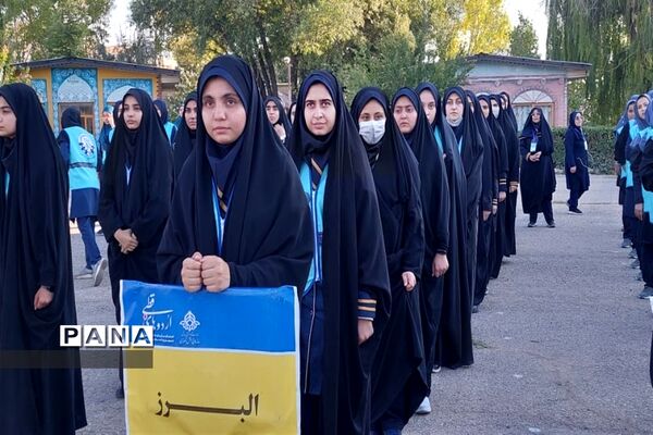 حضور اعضای دختر سازمان دانش‌آموزی البرز در اردوی قطبی دماوند