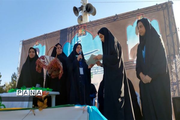 حضور اعضای دختر سازمان دانش‌آموزی البرز در اردوی قطبی دماوند