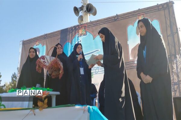 حضور اعضای دختر سازمان دانش‌آموزی البرز در اردوی قطبی دماوند