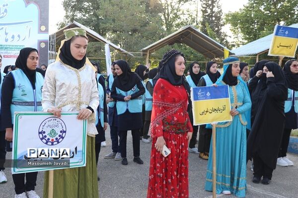 بازی‌های بومی محلی و اردویی اعضای دختر اردوی قطب 5 آذربایجان غربی