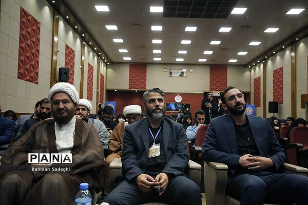 چهاردهمین کنگره اتحادیه انجمن‌های اسلامی دانش‌آموزان