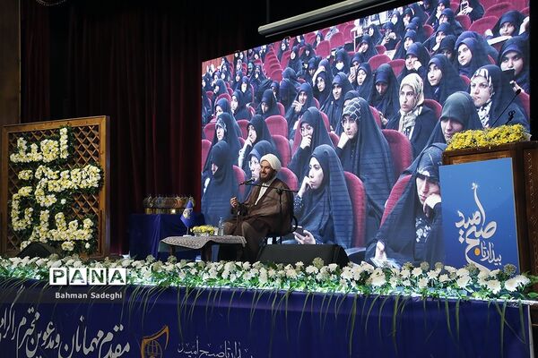 چهاردهمین کنگره اتحادیه انجمن‌های اسلامی دانش‌آموزان