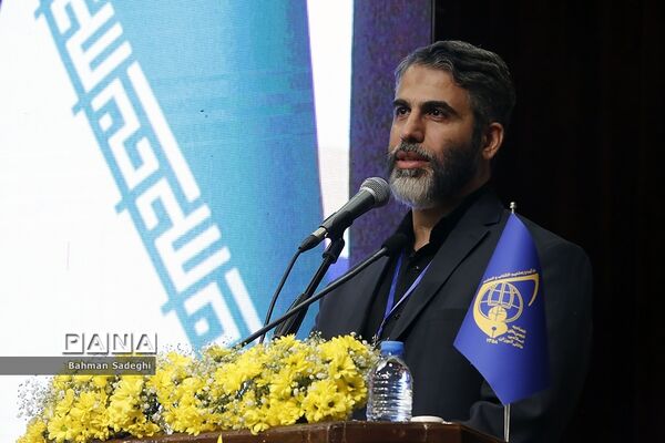 چهاردهمین کنگره اتحادیه انجمن‌های اسلامی دانش‌آموزان