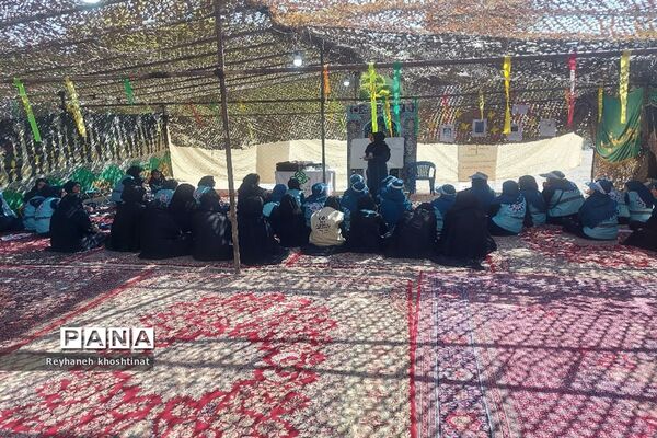 آموزش مهارت‌های اجتماعی به دانش‌آموزان در اردوی قطبی دختران