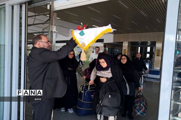 دانش‌آموزان دختر اعضای سازمان دانش‌آموزی آذربایجان شرقی در اردوی قطبی