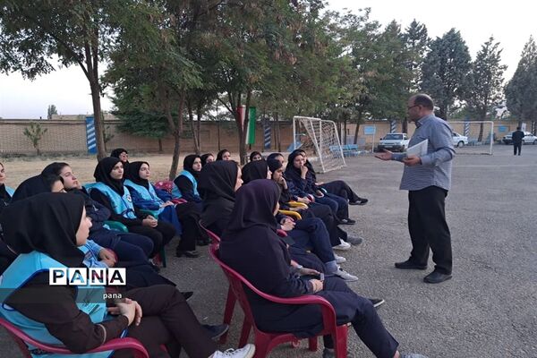 دانش‌آموزان دختر اعضای سازمان دانش‌آموزی آذربایجان شرقی در اردوی قطبی