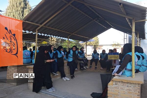 دانش‌آموزان دختر اعضای سازمان دانش‌آموزی آذربایجان شرقی در اردوی قطبی