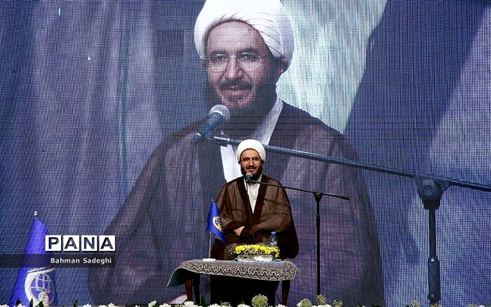 اتحادیه انجمن‌های اسلامی فرصت مناسبی برای زیستِ مجاهدانه است