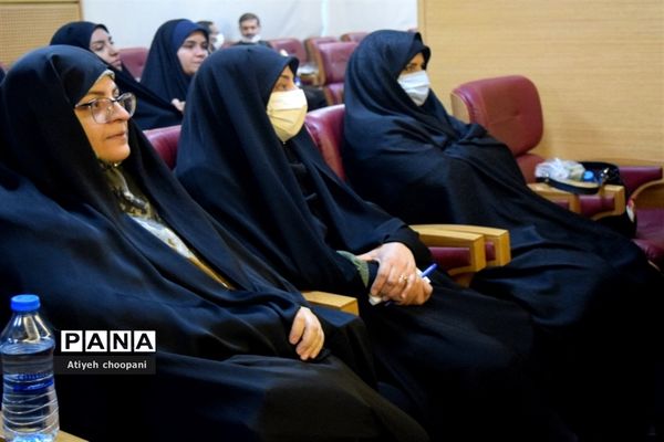 برگزاری دومین نشست مدیران مدارس منطقه ۱۴ در برج میلاد