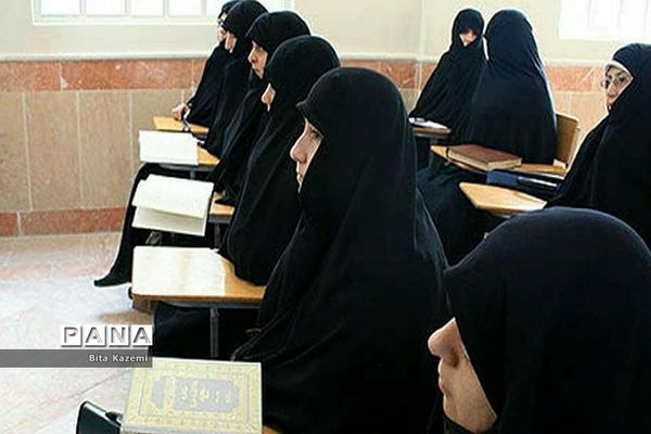 کلاس‌های اوقات فراغت برای بانوان در کانون فرهنگی هنری راوی‌نور شهرری