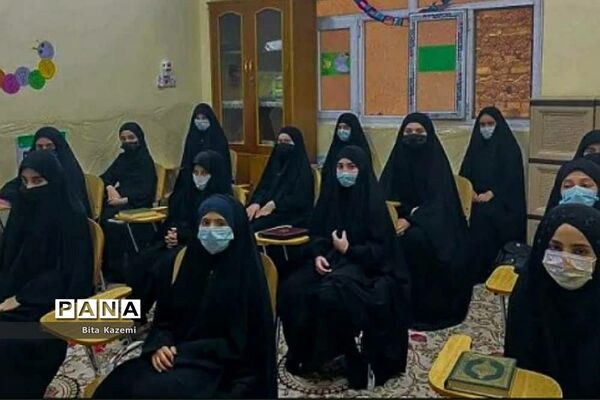 کلاس‌های اوقات فراغت برای بانوان در کانون فرهنگی هنری راوی‌نور شهرری