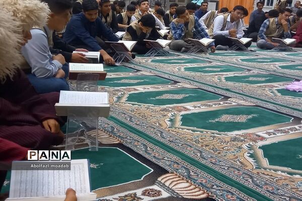 برگزاری ‌محفل انس با قرآن در ‌اردوی قطبی - گلستان