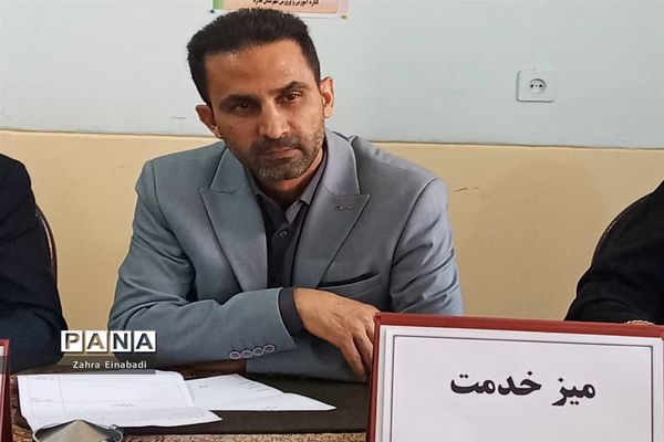 برگزاری میز خدمت مدارس استثنائی در شهرستان ملارد