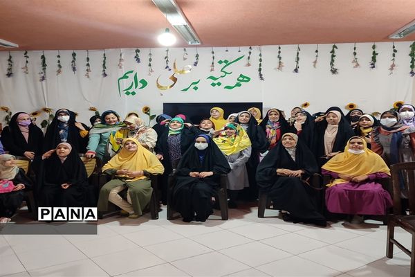 برگزاری‌آموزش‌های مهارت‌ و یادگیری‌ در تابستان شاد مدرسه فرزانگان ورامین