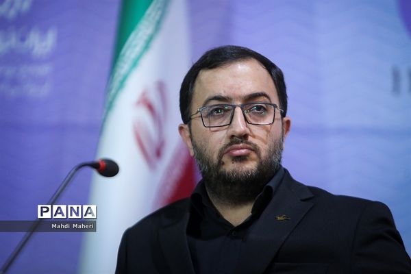 نشست خبری توزیع نوشت‌افزار ایرانی - اسلامی