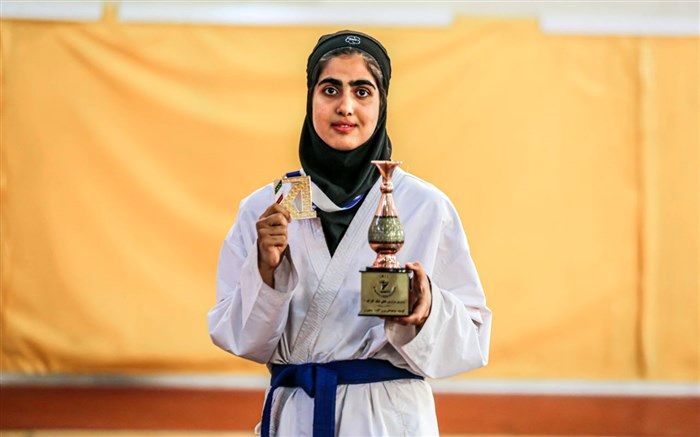 کسب مدال طلای ‌کاراته توسط دانش‌آموز ساروی