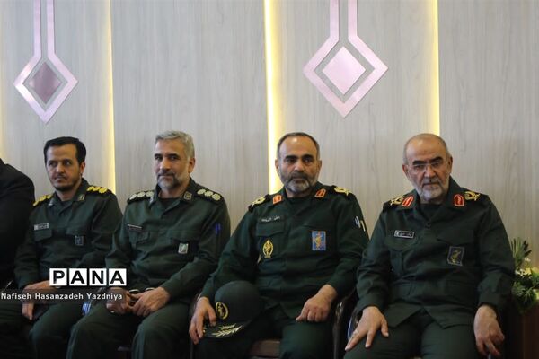 مراسم بدرقه کاروان دانش‌آموزی اربعین حسینی