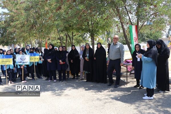 نشست جهاد تبیین اعضای دختر سازمان دانش‌آموزی در اردوی قطب 5 آذربایجان غربی