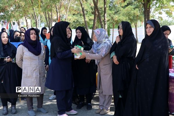 نشست جهاد تبیین اعضای دختر سازمان دانش‌آموزی در اردوی قطب 5 آذربایجان غربی