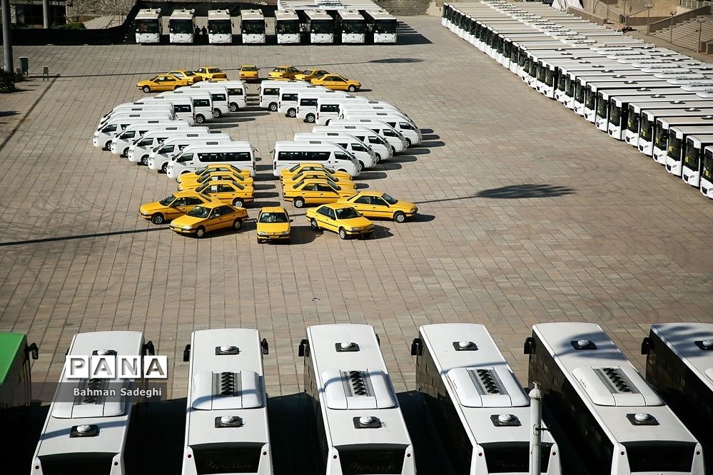 مراسم رونمایی و واگذاری مرحله نخست ناوگان حمل و نقل شهری