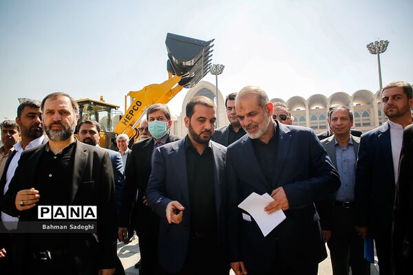 مراسم رونمایی و واگذاری مرحله نخست ناوگان حمل و نقل شهری