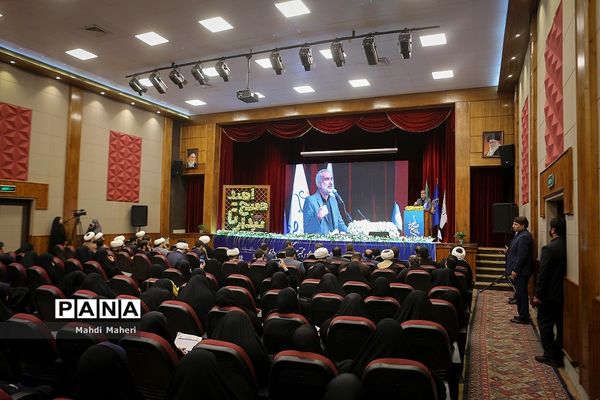 اختتامیه چهاردهمین کنگره اتحادیه انجمن‌های اسلامی دانش‌آموزان دختر