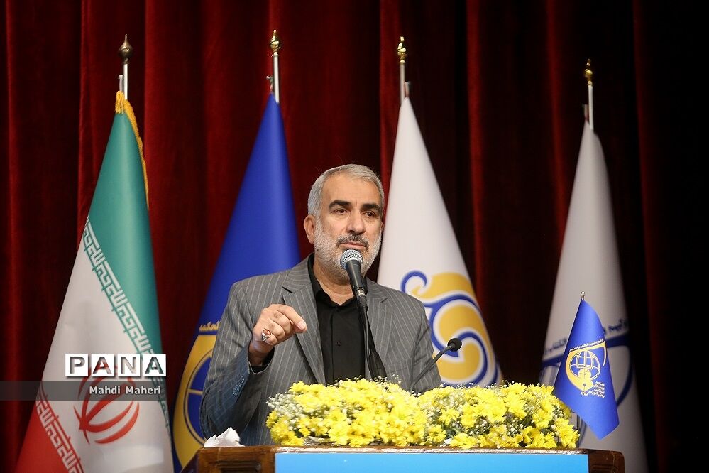 اختتامیه چهاردهمین کنگره اتحادیه انجمن‌های اسلامی دانش‌آموزان دختر