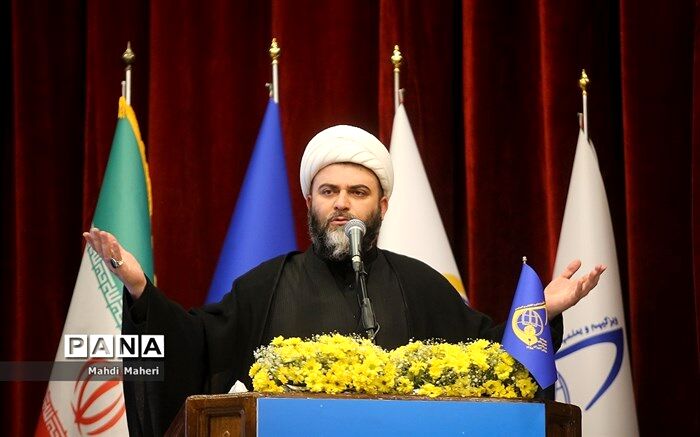 دانش‌آموزان مامور به جهاد تبیین هستند و می‌توانند ورق را برگردانند